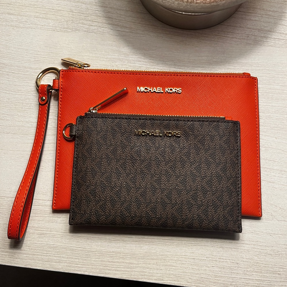 Michael Kors wristlet set